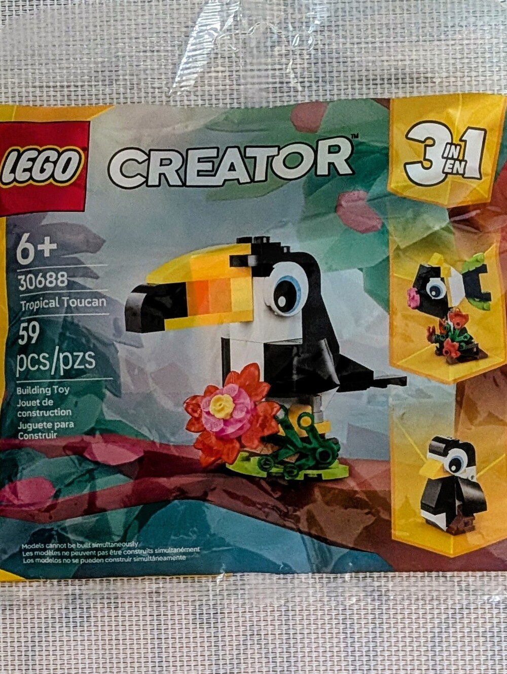 LEGO Tropical Toucan Buildable Toy in Black, Yellow, White